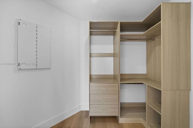 2479 NE 192nd St 205, Miami, FL 33180