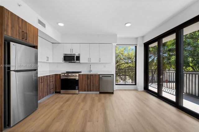 2479 NE 192nd St 205, Miami, FL 33180