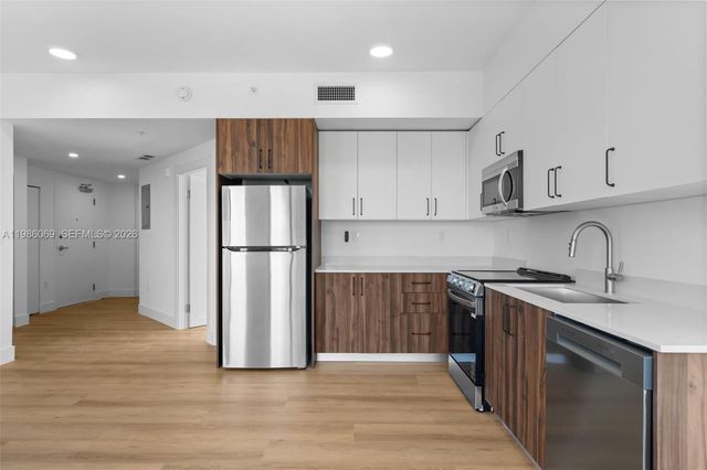 2479 NE 192nd St 205, Miami, FL 33180