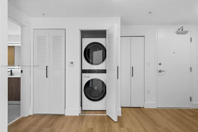 2479 NE 192nd St 205, Miami, FL 33180