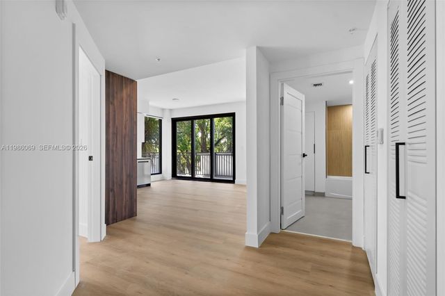 2479 NE 192nd St 205, Miami, FL 33180