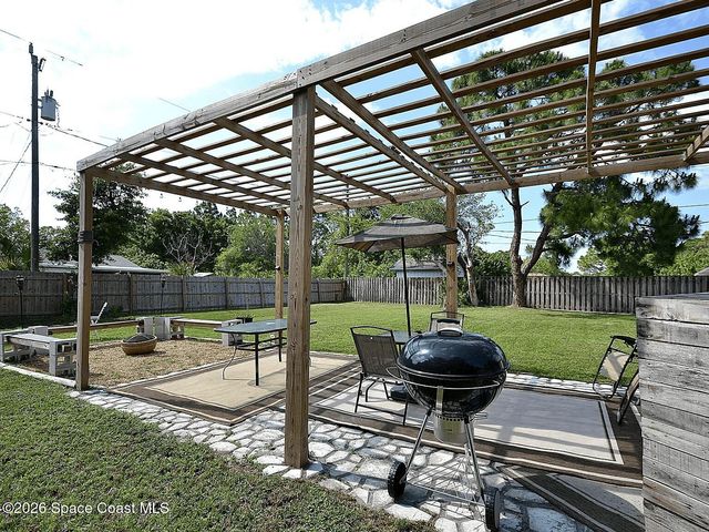 1018 Colonnade Avenue SE, Palm Bay, FL 32909