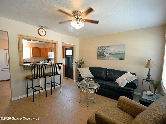 1018 Colonnade Avenue SE, Palm Bay, FL 32909