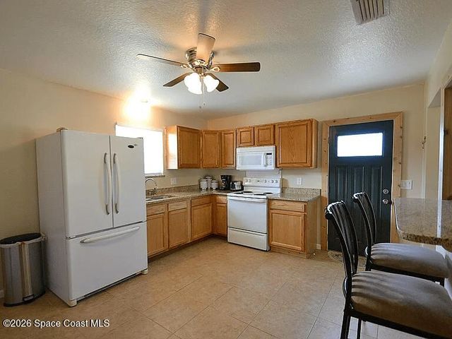 1018 Colonnade Avenue SE, Palm Bay, FL 32909
