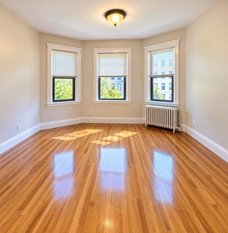 1560 Commonwealth Ave 4, Boston, MA 02135