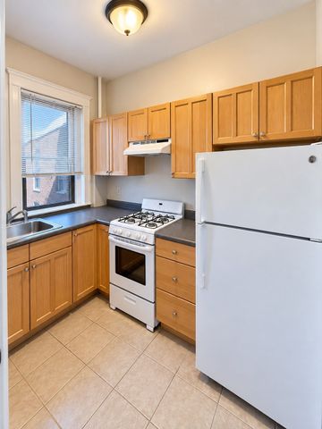 1560 Commonwealth Ave 4, Boston, MA 02135