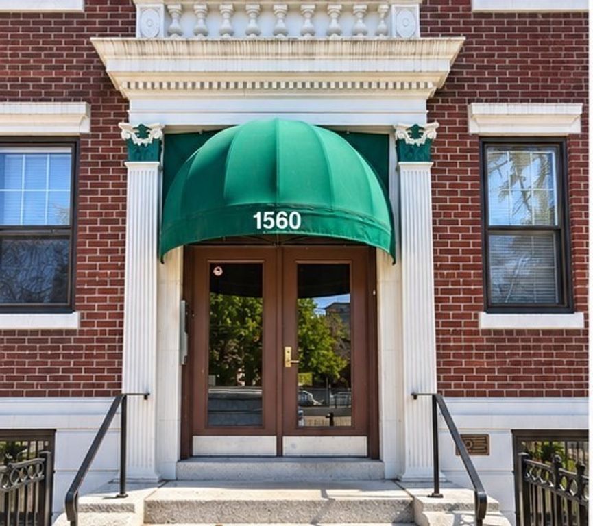 1560 Commonwealth Ave 4, Boston, MA 02135