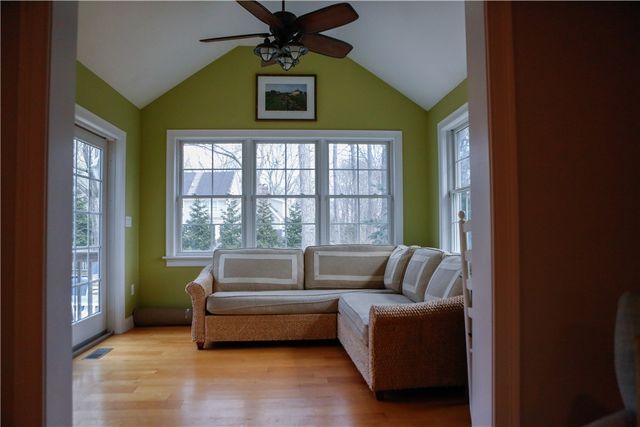 87 Woodward Ave Avenue, Narragansett, RI 02882