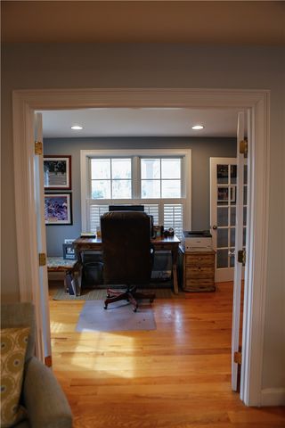 87 Woodward Ave Avenue, Narragansett, RI 02882