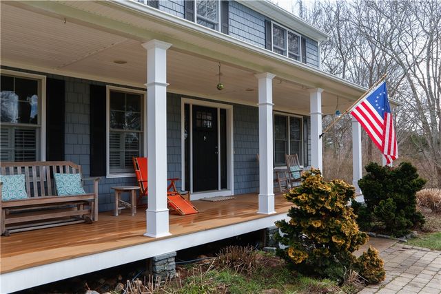 87 Woodward Ave Avenue, Narragansett, RI 02882