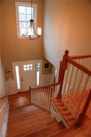 87 Woodward Ave Avenue, Narragansett, RI 02882