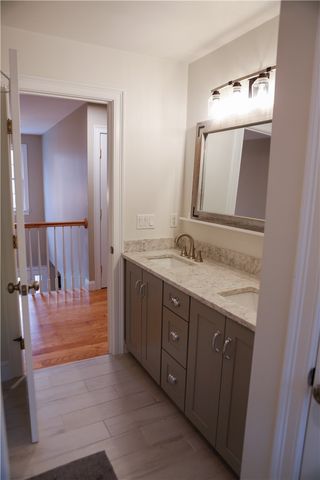 87 Woodward Ave Avenue, Narragansett, RI 02882