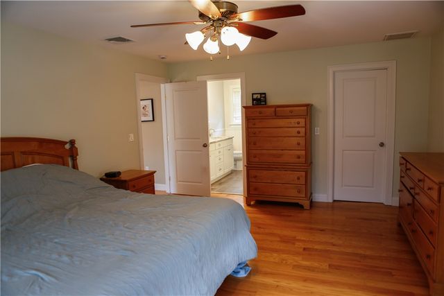 87 Woodward Ave Avenue, Narragansett, RI 02882