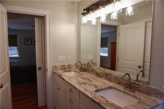 87 Woodward Ave Avenue, Narragansett, RI 02882