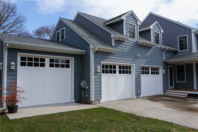 87 Woodward Ave Avenue, Narragansett, RI 02882