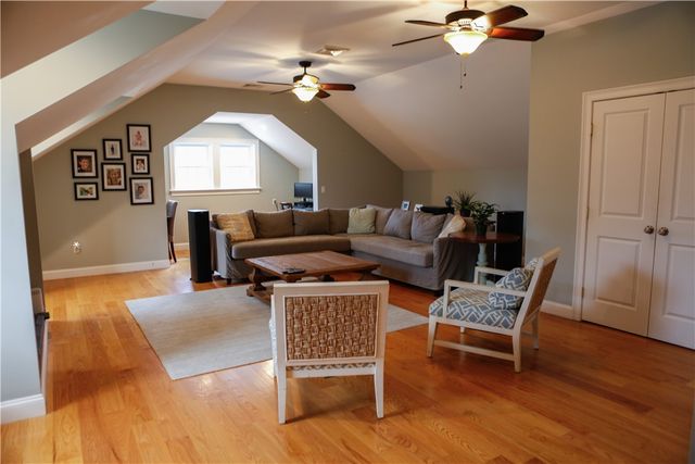 87 Woodward Ave Avenue, Narragansett, RI 02882