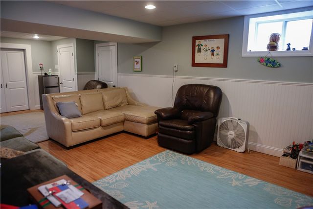 87 Woodward Ave Avenue, Narragansett, RI 02882
