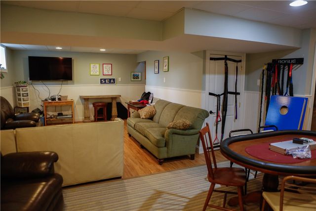 87 Woodward Ave Avenue, Narragansett, RI 02882