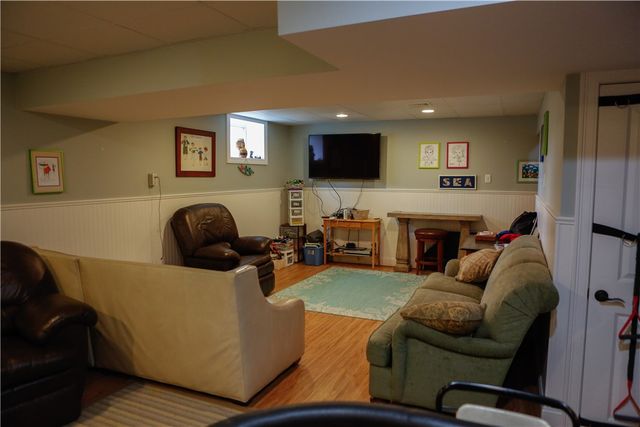 87 Woodward Ave Avenue, Narragansett, RI 02882