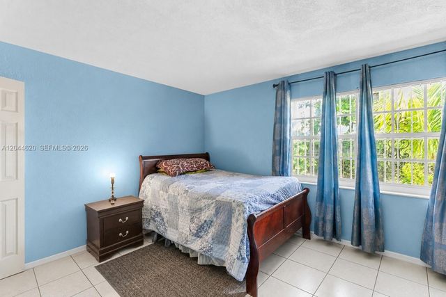 1157 NW 45th Ter, Lauderhill, FL 33313