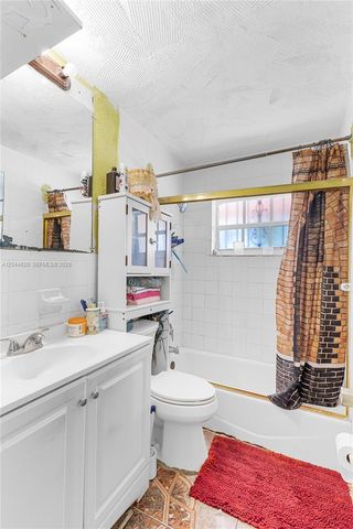 1157 NW 45th Ter, Lauderhill, FL 33313