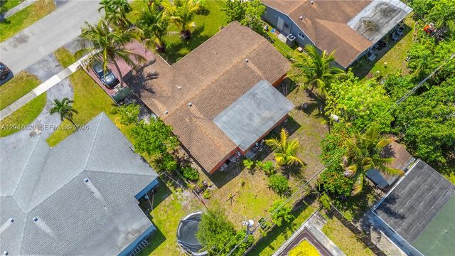 1157 NW 45th Ter, Lauderhill, FL 33313