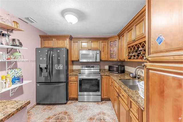 1157 NW 45th Ter, Lauderhill, FL 33313