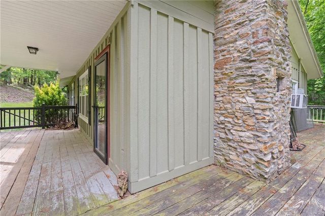 283 Ash Circle, Waleska, GA 30183