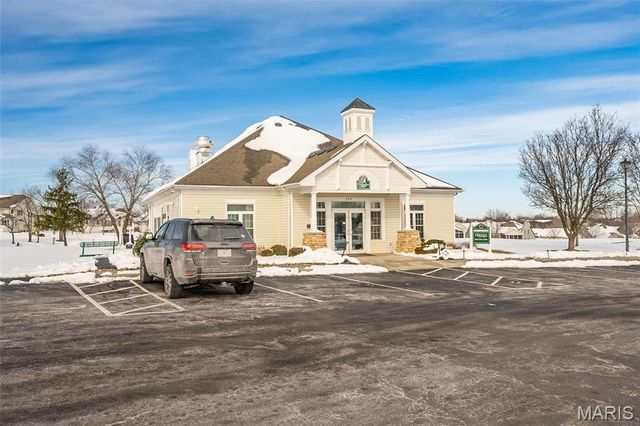 247 Pigeon Drive V, Lake St Louis, MO 63367