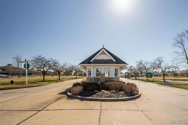 247 Pigeon Drive V, Lake St Louis, MO 63367