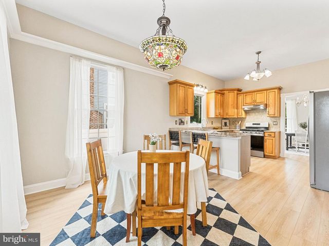 561 UHLER AVE, Burlington, NJ 08016