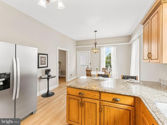 561 UHLER AVE, Burlington, NJ 08016