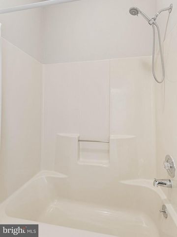 561 UHLER AVE, Burlington, NJ 08016