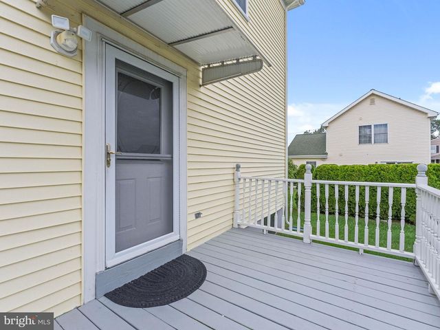 561 UHLER AVE, Burlington, NJ 08016