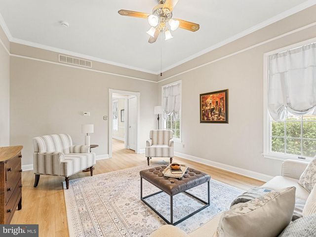 561 UHLER AVE, Burlington, NJ 08016