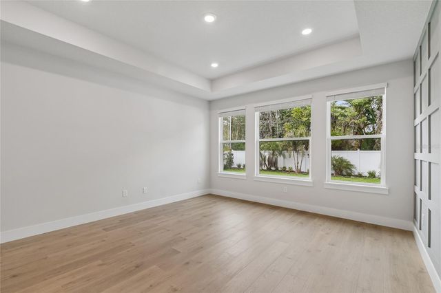 3711 W DE LEON STREET, Tampa, FL 33609