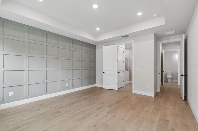 3711 W DE LEON STREET, Tampa, FL 33609