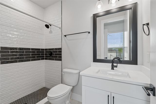 3711 W DE LEON STREET, Tampa, FL 33609