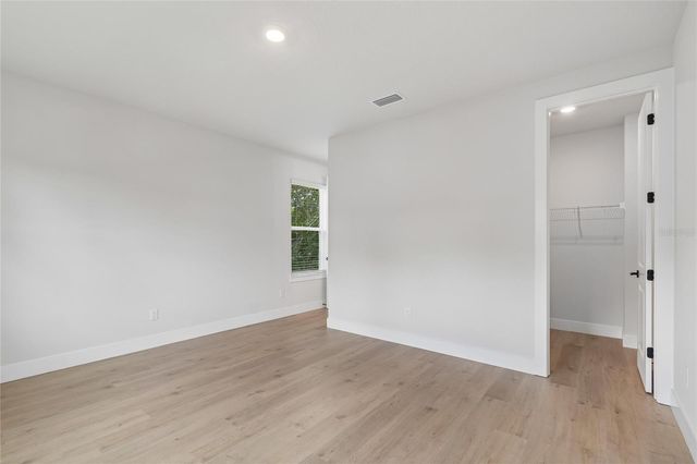 3711 W DE LEON STREET, Tampa, FL 33609