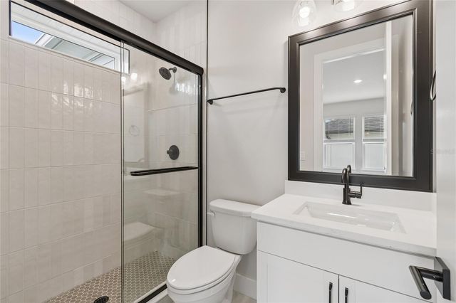 3711 W DE LEON STREET, Tampa, FL 33609