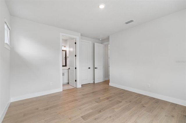 3711 W DE LEON STREET, Tampa, FL 33609