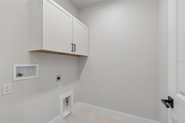 3711 W DE LEON STREET, Tampa, FL 33609