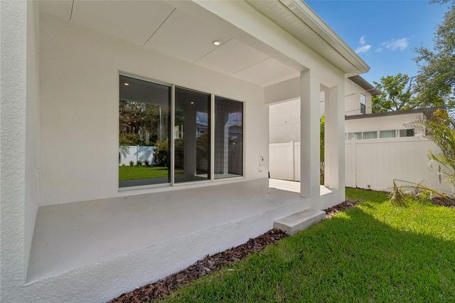 3711 W DE LEON STREET, Tampa, FL 33609