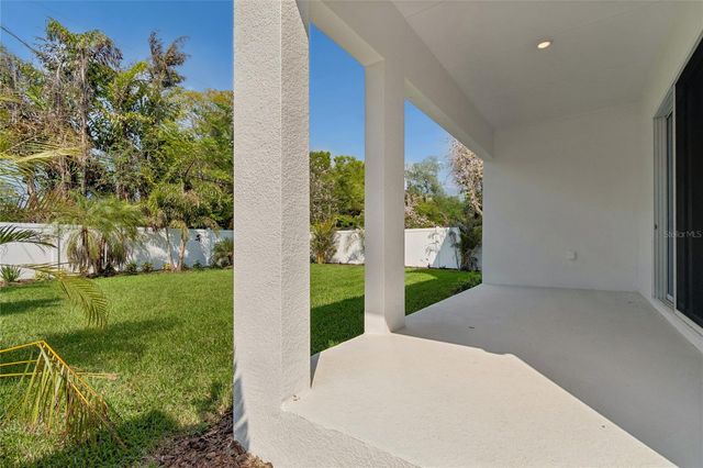 3711 W DE LEON STREET, Tampa, FL 33609