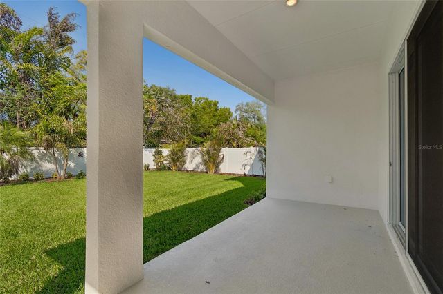 3711 W DE LEON STREET, Tampa, FL 33609