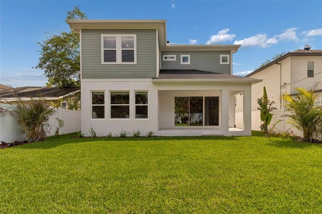 3711 W DE LEON STREET, Tampa, FL 33609