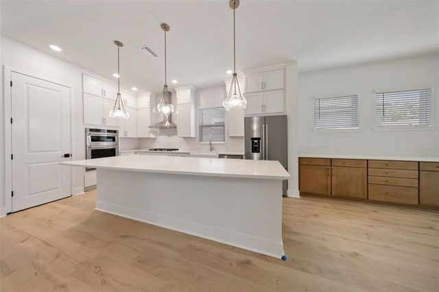 3711 W DE LEON STREET, Tampa, FL 33609