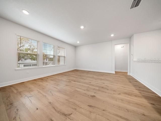 3711 W DE LEON STREET, Tampa, FL 33609