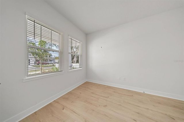 3711 W DE LEON STREET, Tampa, FL 33609