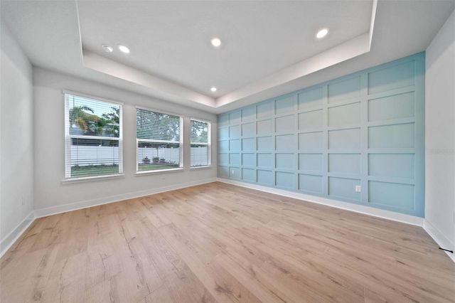 3711 W DE LEON STREET, Tampa, FL 33609